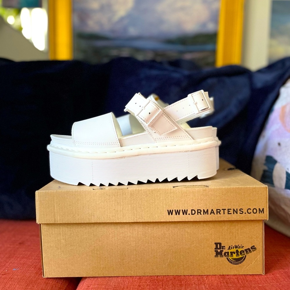 Dr. Marten’s Voss Mono Platform, Women's 8, white, NIB